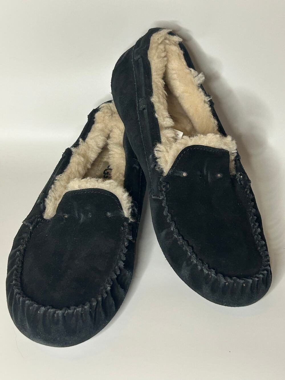 UGG Dakota Moccasin Slippers Womens Size 9 Black Suede Wool Lined Shoes Cozycore